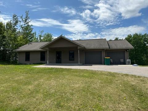 21 6th St, Nashwauk, MN 55769