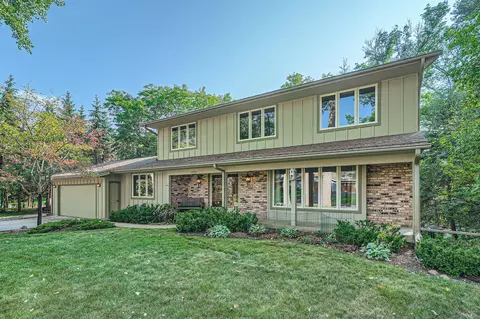 2836 Mayfield Rd, Wayzata, MN 55391