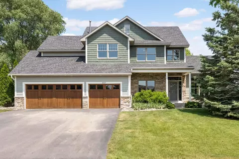 8881 Deer Run Dr, Victoria, MN 55386