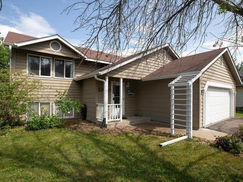 13655 Lynn Cir, Savage, MN 55378