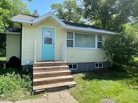 7460 36th St NE, Willmar, MN 56201