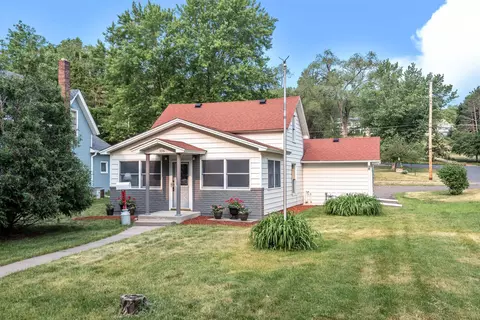 106 5th St S, Bayport, MN 55003