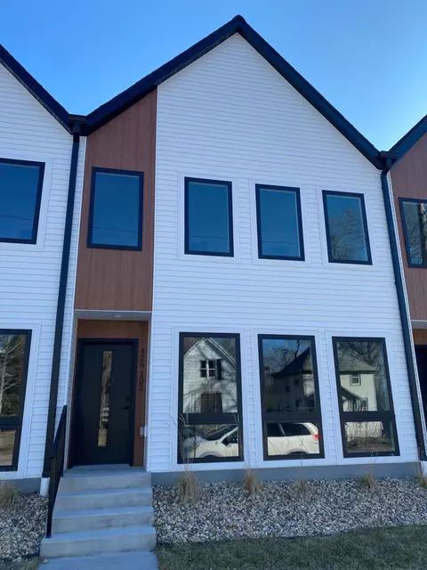 426 9th Ave SE #102, Rochester, MN 55904