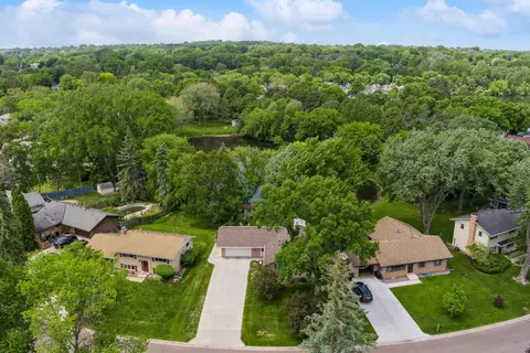 1232 Imperial Ln, New Brighton, MN 55112