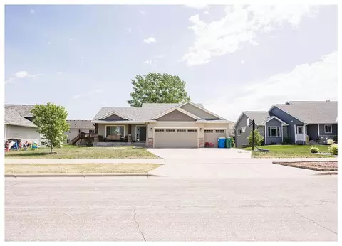 1512 Lavender Ave, Sartell, MN 56377