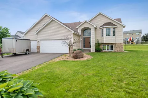 406 Wolfcreek Cir, Roberts, WI 54023