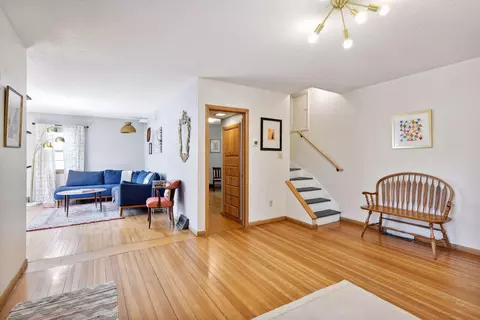 225 8th Ave NE, Minneapolis, MN 55413