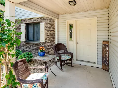 952 Heritage Ct E #607, Vadnais Heights, MN 55127