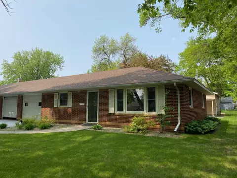 1611 Knight Ave N, Glencoe, MN 55336