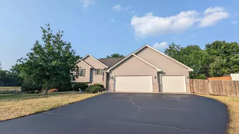 15768 Cardinal Cir, Rosemount, MN 55068