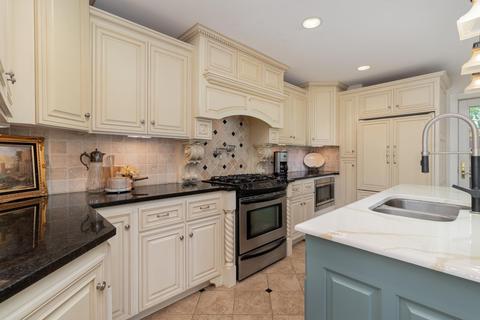 913 Fremont St, Anoka, MN 55303