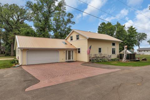 821 E Lake St, Osakis, MN 56360