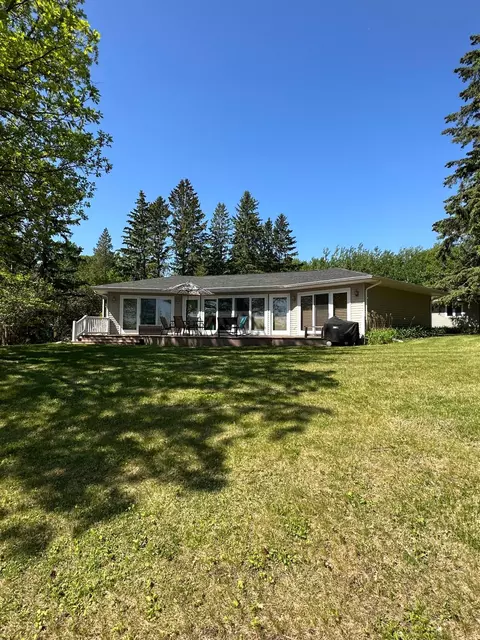 1720 Wabanica Bay Dr NW, Baudette, MN 56623