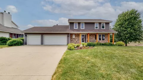 606 Lapoint Dr SE, Stewartville, MN 55976