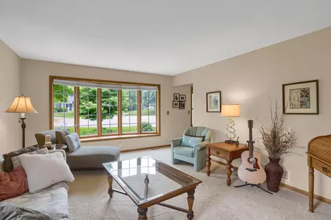 4081 Foxmoore Ct, Eagan, MN 55123 photo 8