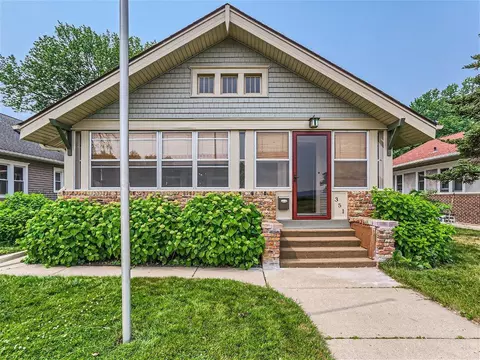 351 Grand Ave W, South Saint Paul, MN 55075