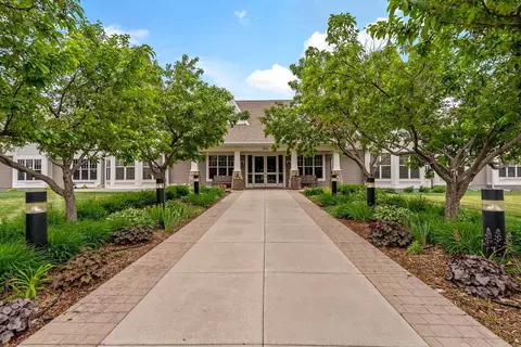 100 Clydesdale Trl #304, Medina, MN 55340