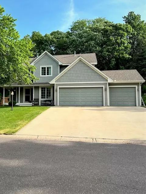 7450 Hidden Valley Trl S, Cottage Grove, MN 55016