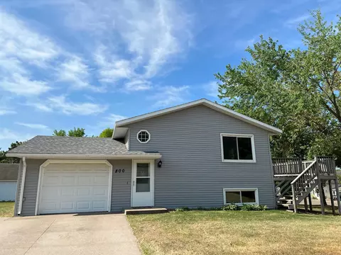 800 7th Ave NE, Little Falls, MN 56345