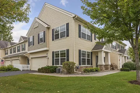 859 Braunworth Ct, Chaska, MN 55318