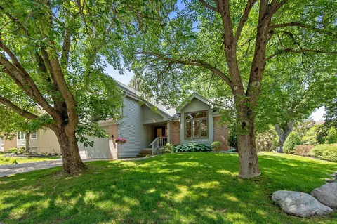 3012 Saint Albans Hollow Cir, Minnetonka, MN 55305