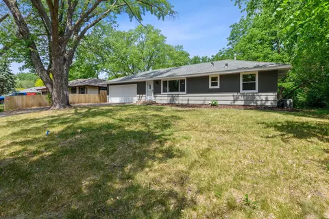 847 Woody Ln NW, Coon Rapids, MN 55448