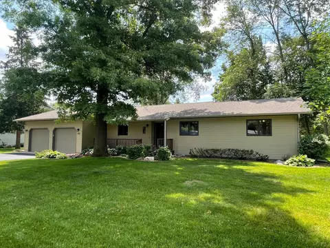 2922 Plum Tree Cir S, Menomonie, WI 54751