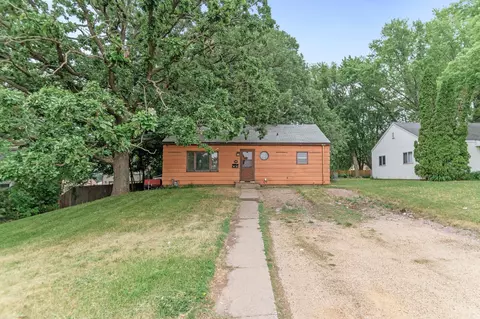 2405 Holloway Ave E, North Saint Paul, MN 55109