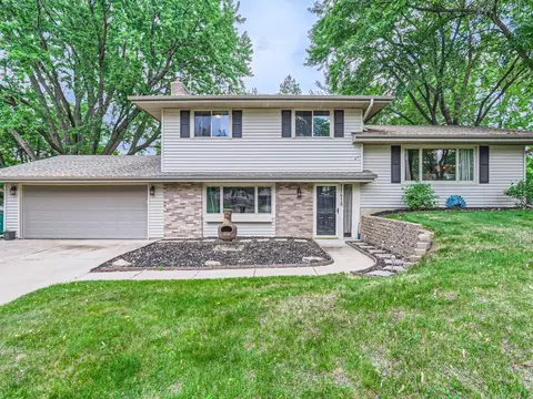 11418 Galtier Pl, Burnsville, MN 55337
