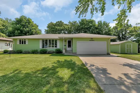 897 Lynn Rd SW, Hutchinson, MN 55350