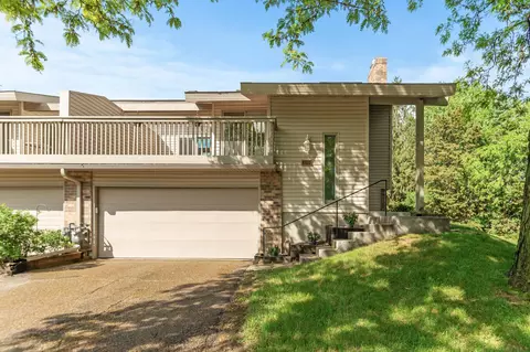9755 Dorset Ln, Eden Prairie, MN 55347