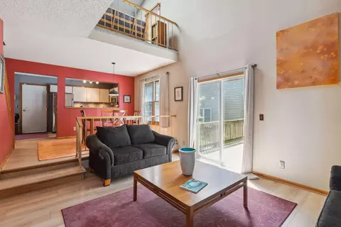1670 Rose Hill Cir, Lauderdale, MN 55108
