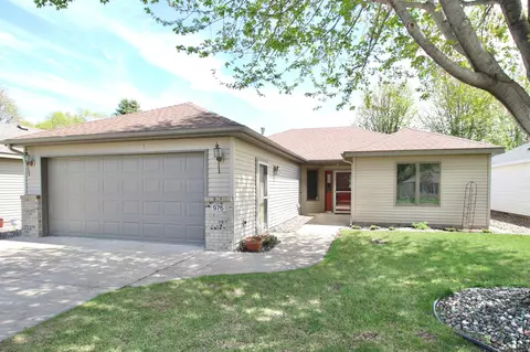 976 Willow Grove Cir, Waite Park, MN 56387