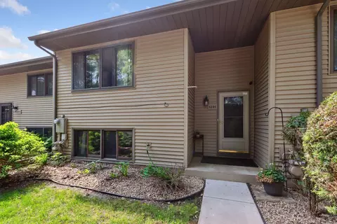 4384 Arden View Ct, Arden Hills, MN 55112