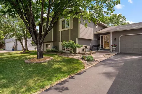 8939 Woodhall Cir N, Brooklyn Park, MN 55443