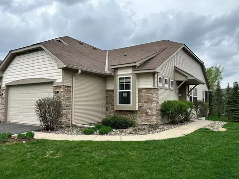 10775 Kingsfield Ln, Woodbury, MN 55129