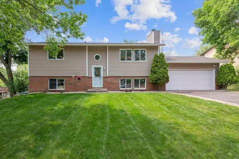 8296 Jasmine Ave S, Cottage Grove, MN 55016