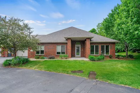 113 Deerwood Ct, Hudson, WI 54016