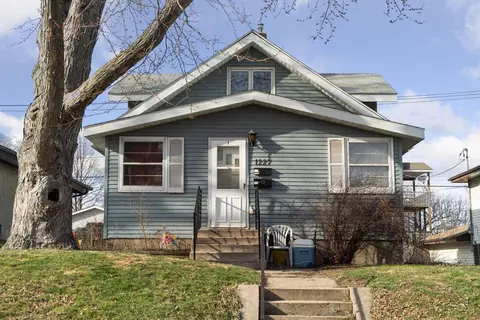 1227 Hewitt Ave, Saint Paul, MN 55104
