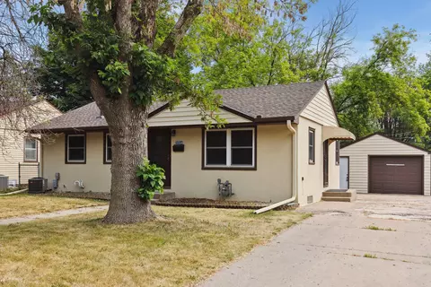 2034 Orange Ave E, Saint Paul, MN 55119