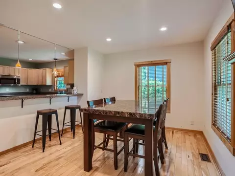 2825 Skyline Dr, Eagan, MN 55121 photo 9