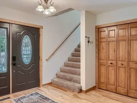 2825 Skyline Dr, Eagan, MN 55121 photo 5