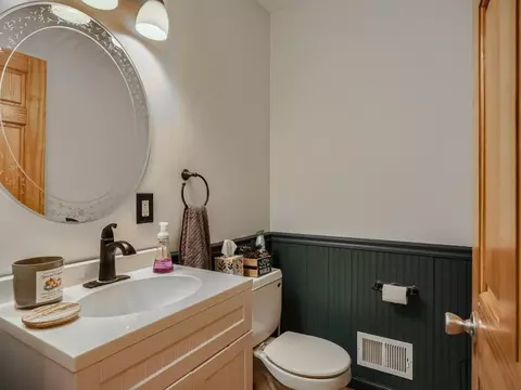 2825 Skyline Dr, Eagan, MN 55121 photo 13