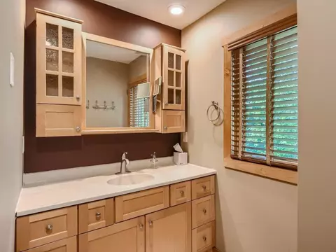 2825 Skyline Dr, Eagan, MN 55121 photo 17