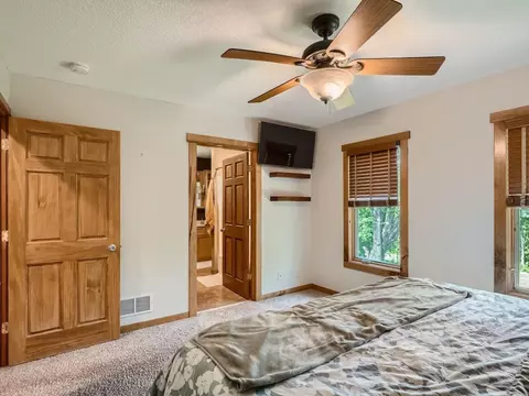 2825 Skyline Dr, Eagan, MN 55121 photo 16