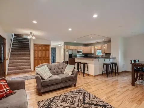 2825 Skyline Dr, Eagan, MN 55121 photo 8