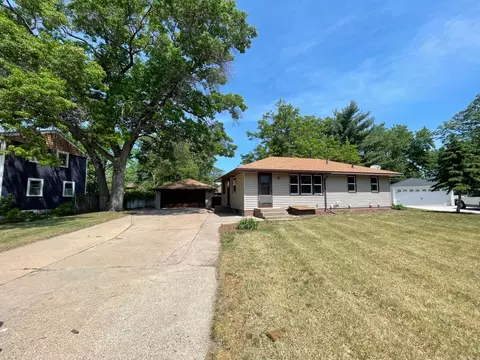 141 104th Ln NE, Blaine, MN 55434