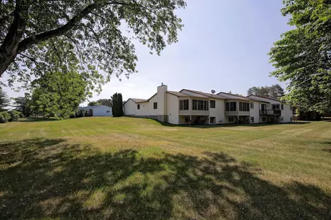 38570 Grand Ave, North Branch, MN 55056