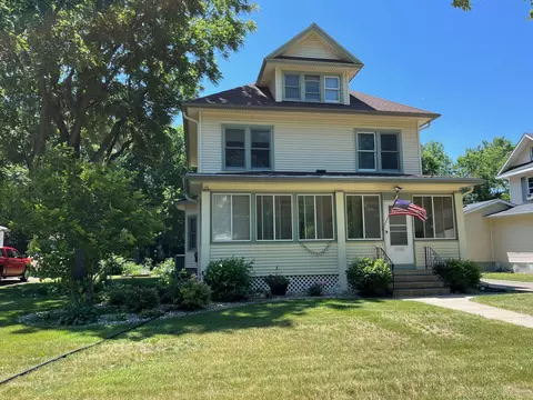 609 W Marshall St, Marshall, MN 56258
