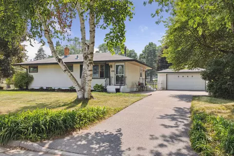 2943 Matilda St, Roseville, MN 55113